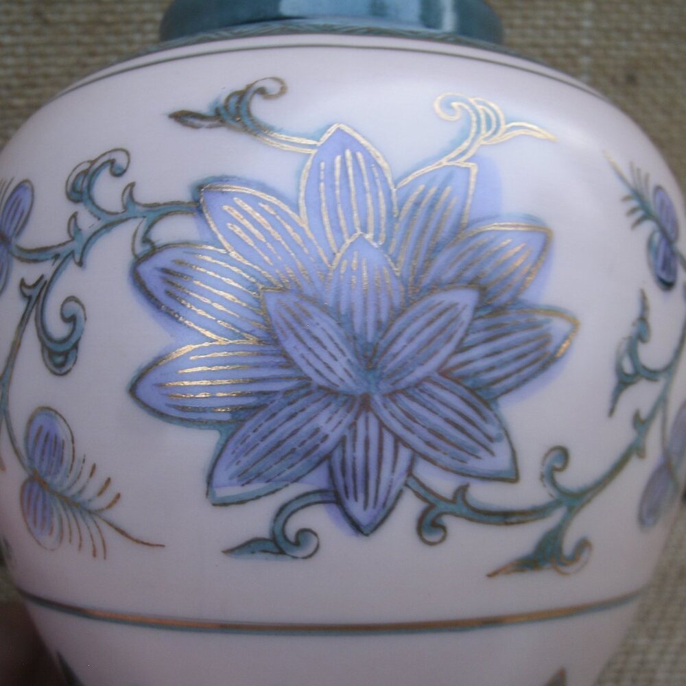 Vintage Andrea by Sadek Blue Lotus Ginger Jar - Picture 16 of 16
